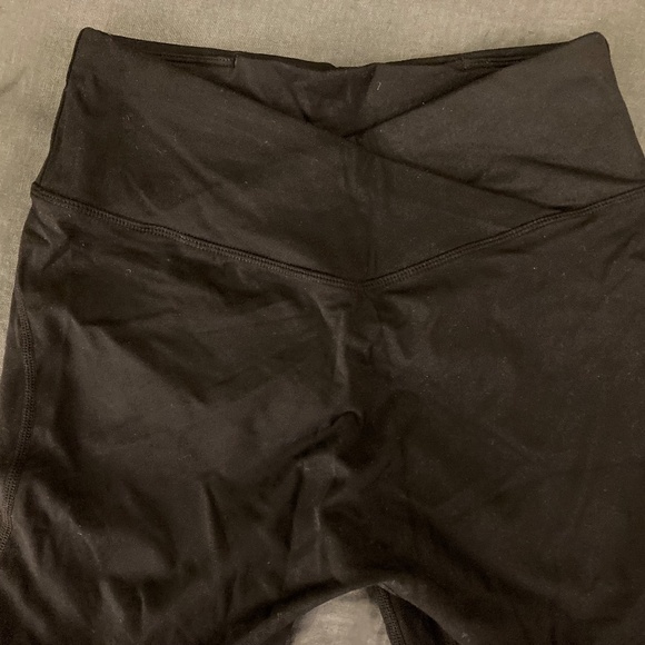 V Cross Waisted Leggings - Picture 3 of 8